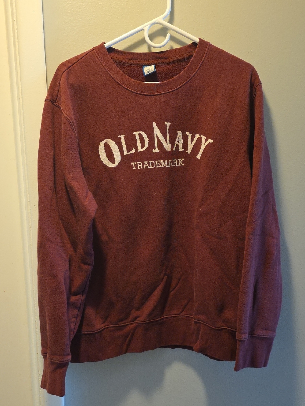 Old Navy Men's Burgundy Crewneck Sweatshirt